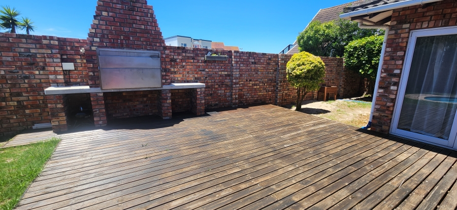 To Let 3 Bedroom Property for Rent in Summerstrand Eastern Cape